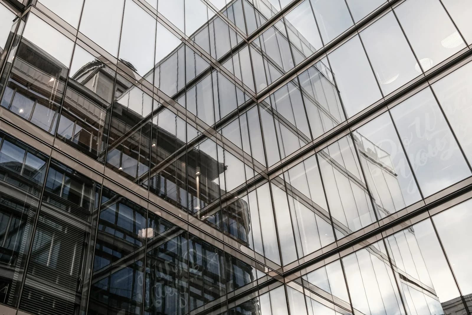 Conseil stratégique, investissement et financement internationaux